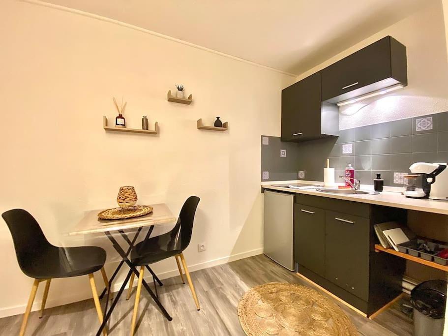Au Calme Confort & Proche Centre Apartment Le Mans Bagian luar foto